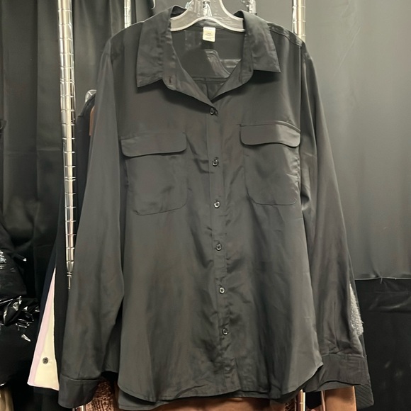 Old Navy Tops - Women’s Top petite size L